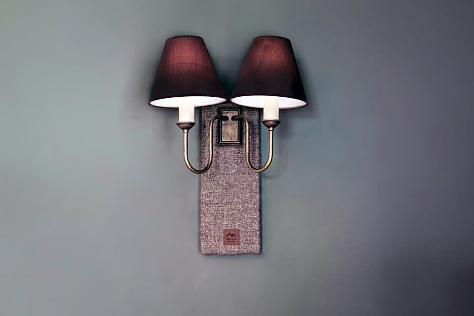 Tweedies Bar and Lodge