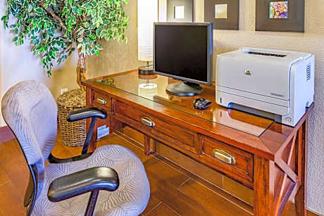 AmericInn by Wyndham Des Moines Airport