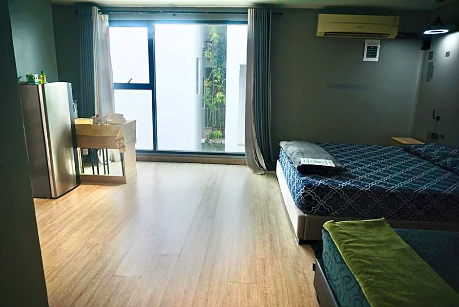 Hash Apartment Silom Soi 3 triple room