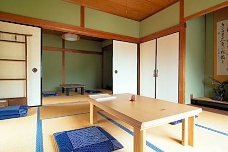 Japanese-Style Large Family Room with Shared Bathroom