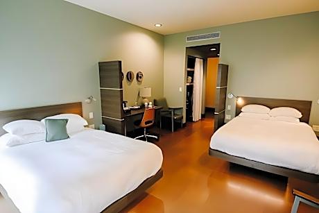 Large Quadruple Room - Non Smoking