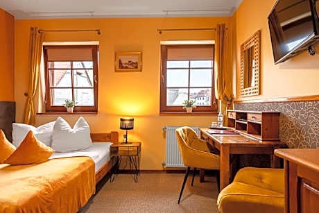 Economy Double Room with Bed Niche