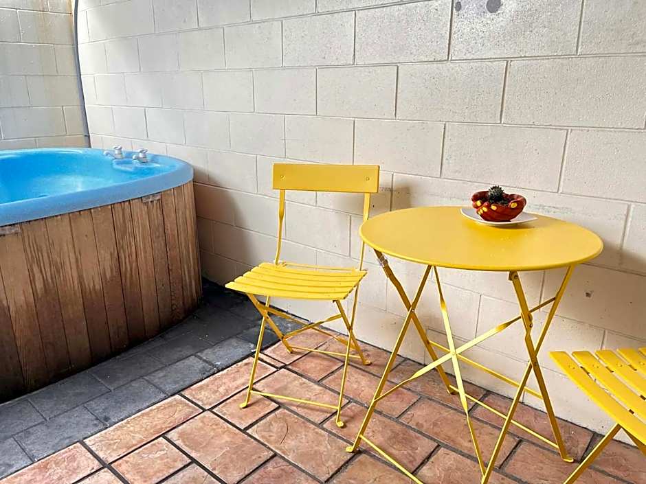 Kowhai & Colonial Motel