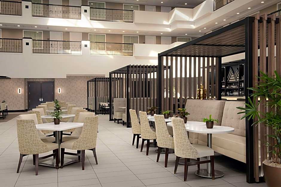 Embassy Suites By Hilton Hotel La Quinta, Ca