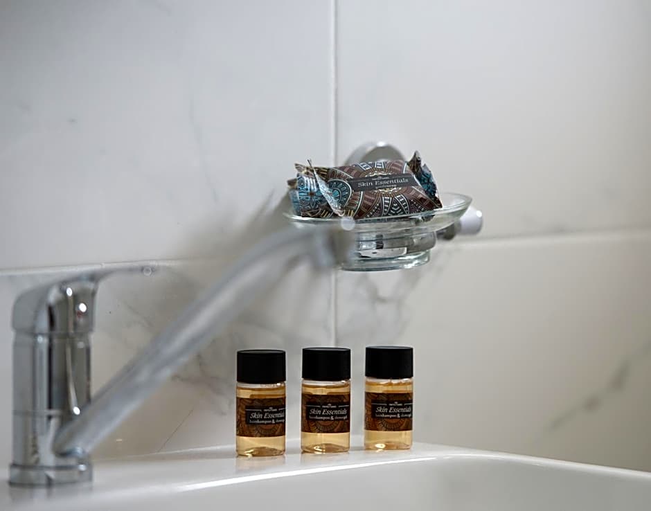 Grand Dodo's Triada Seaview Studios