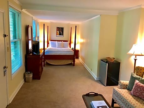 Deluxe Queen Room