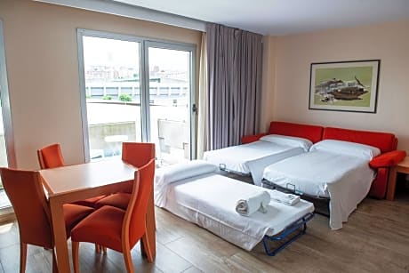 Junior Suite (2 Adults + 3 Children)