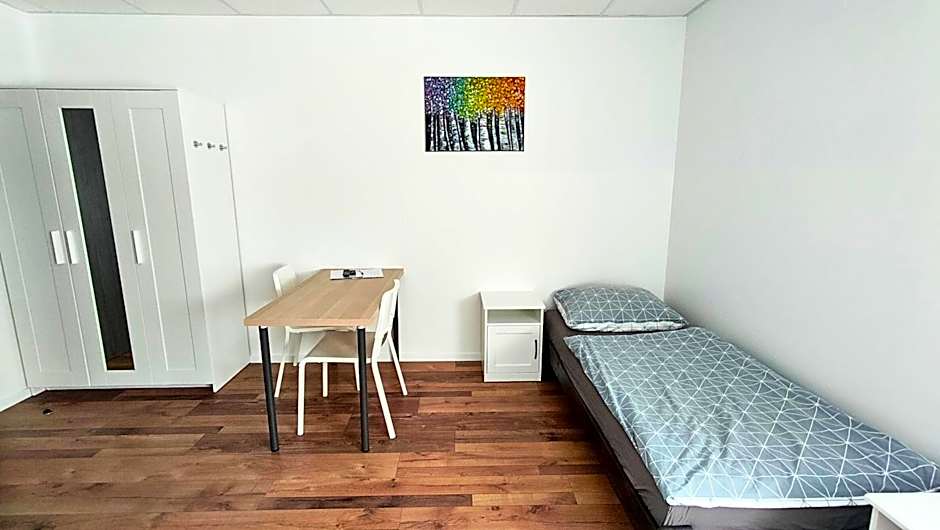 Dimael Hostel & Apartments