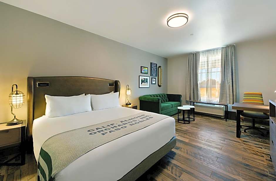 Oxford Suites Paso Robles