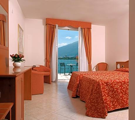Superior Double Room with Lake View