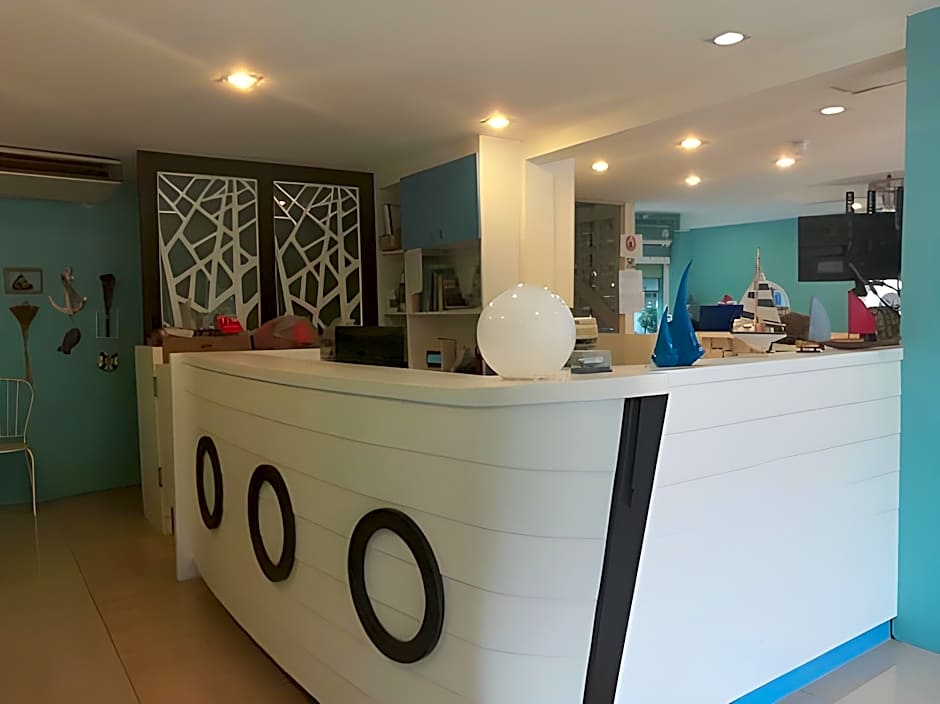 Bed By Boat Hotel & Apartment