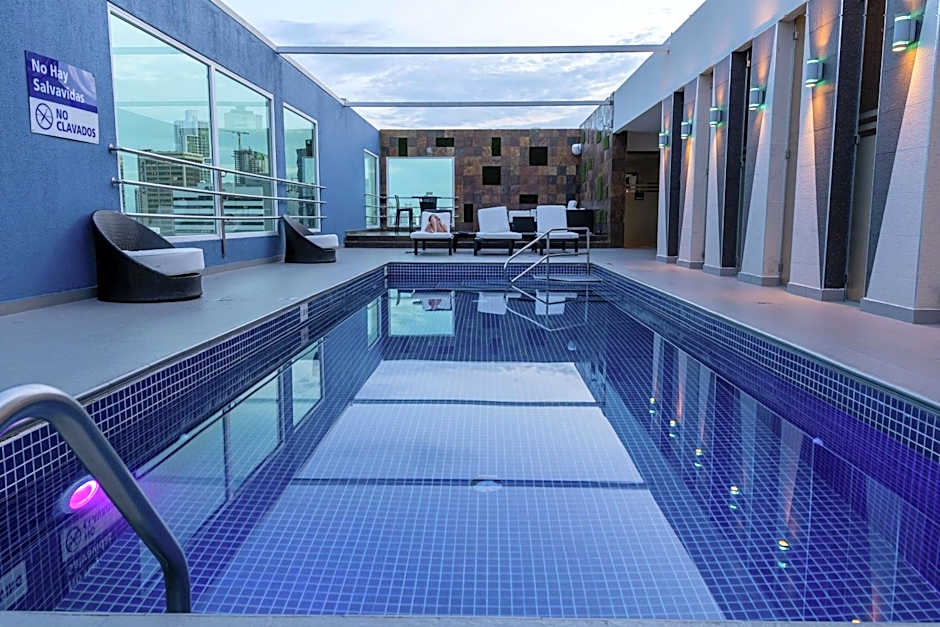 Hampton By Hilton Panama