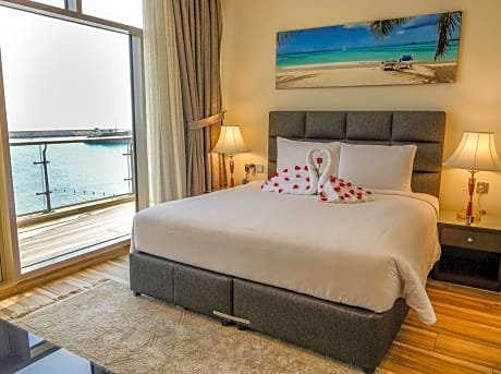 Two-Bedroom Suite Sea View