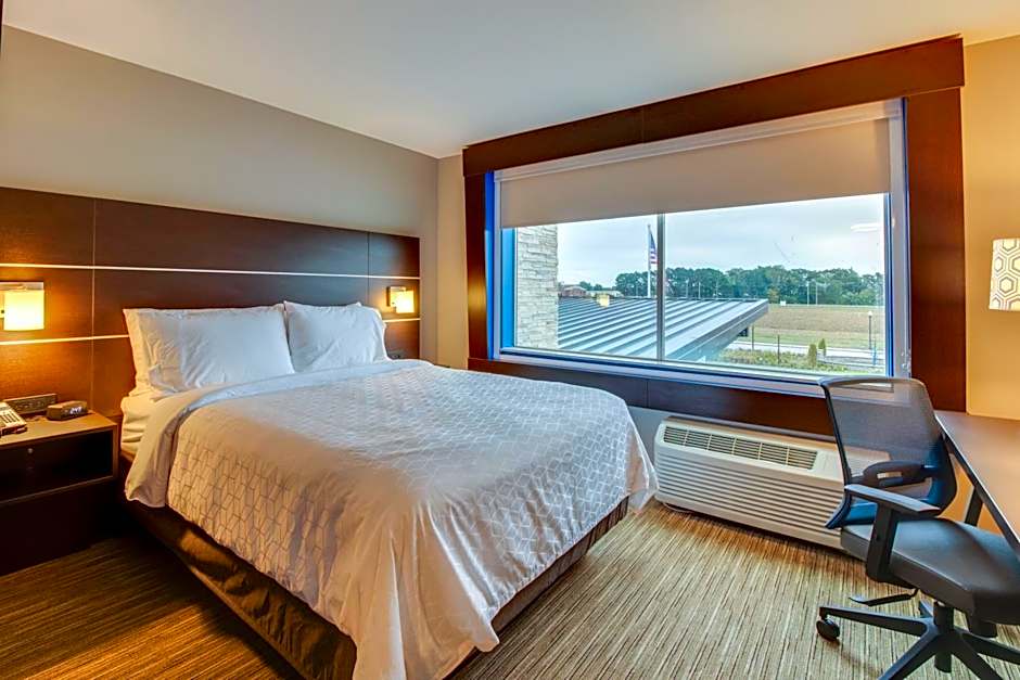 Holiday Inn Express & Suites Union City By IHG