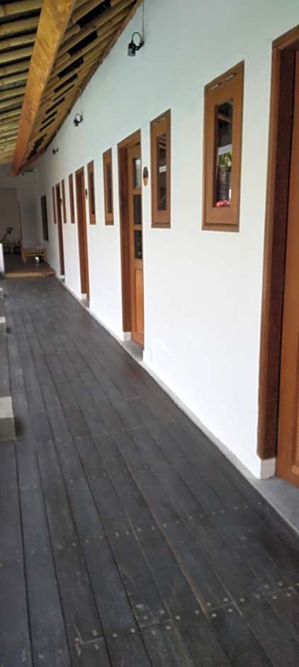 Roots Hotel Trawangan