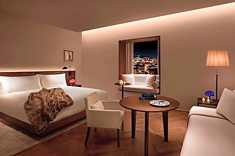 Loft Room, Larger Guest room, 1 King