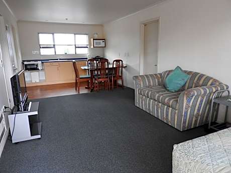 Large One-Bedroom Apartment