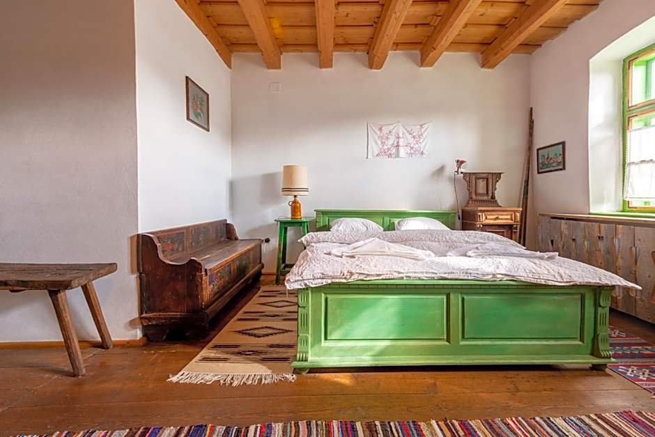 Viscri 32 - White Barn and Blue House