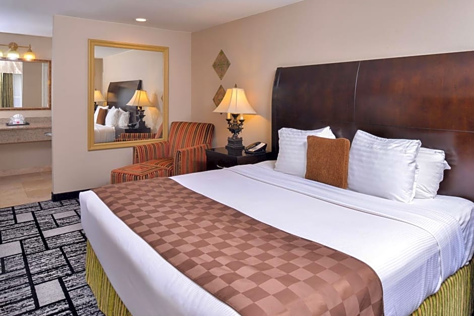 Best Western Plus Meridian Inn & Suites, Anaheim-Orange