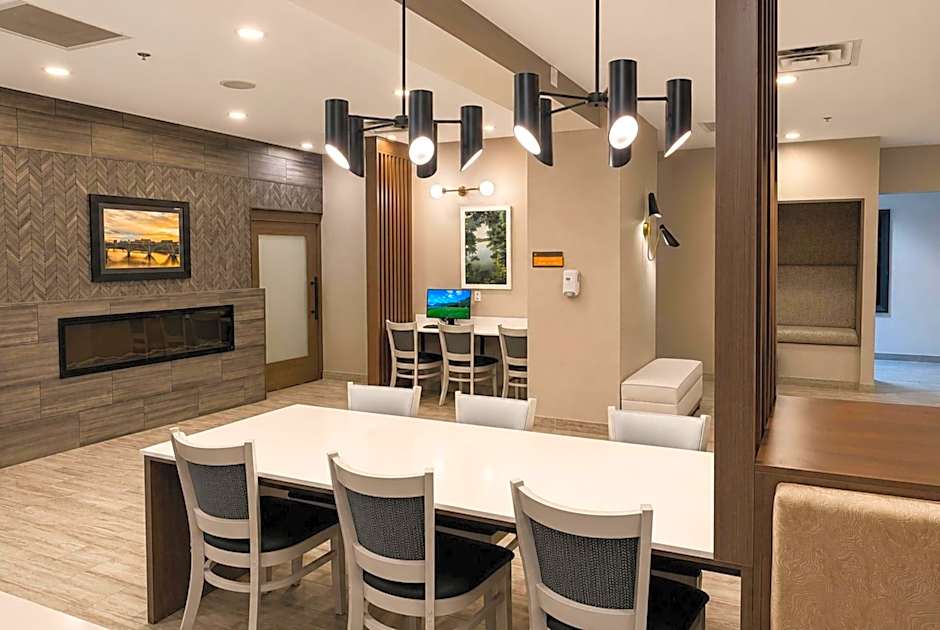 La Quinta Inn & Suites by Wyndam Knoxville West