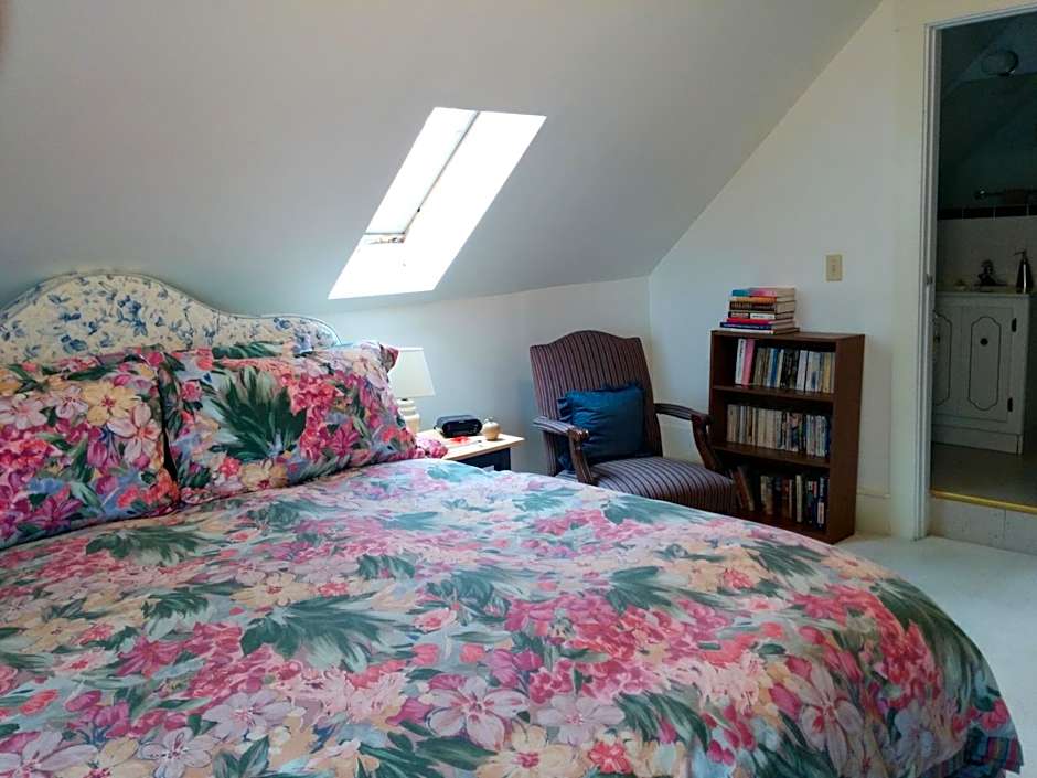 Fairmont House Bed & Breakfast