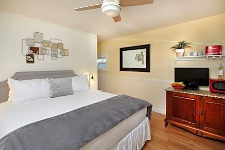 Two Bedroom Unit with Two Queen Beds