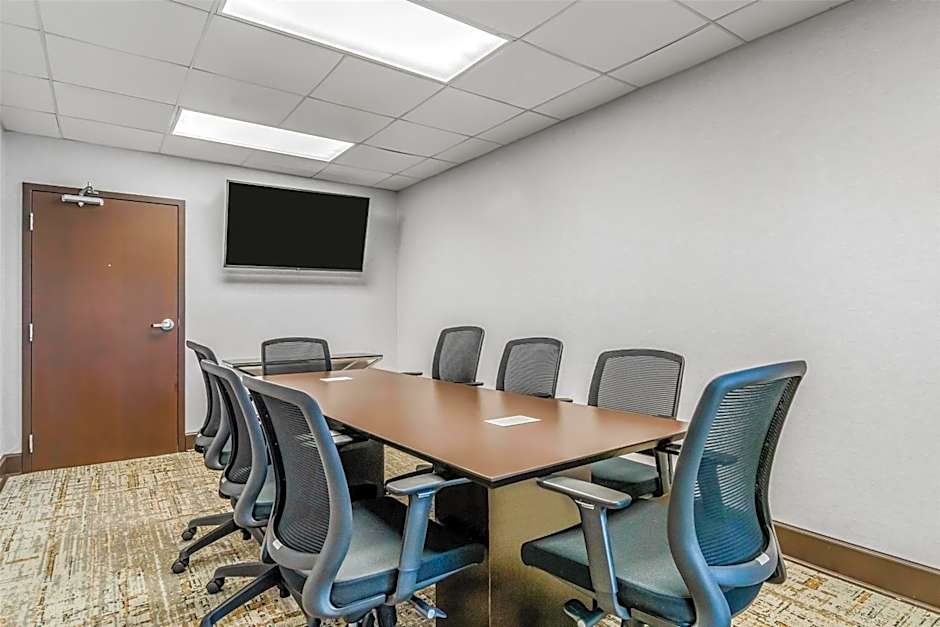 Hampton Inn By Hilton And Suites Detroit/Airport-Romulus