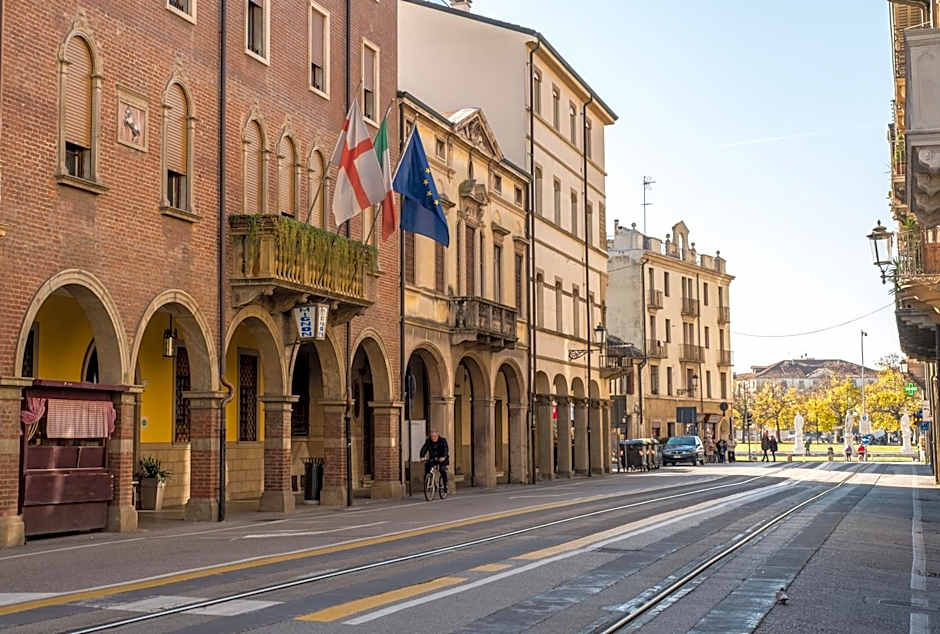 Hotel Mignon
