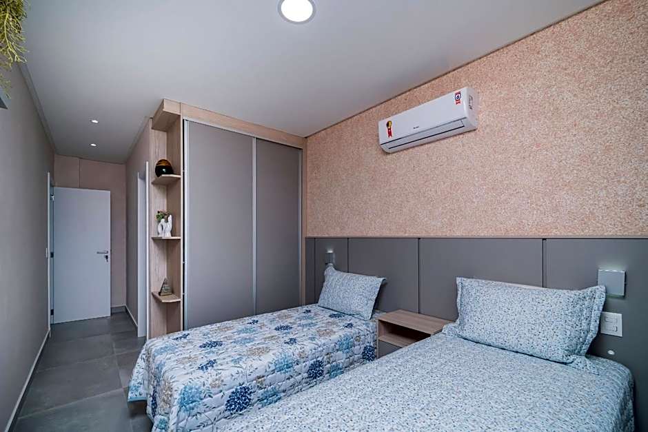 A13 - APARTAMENTO BEIRA MAR NA PRAIA DE BOMBAS 02 SUÍTES