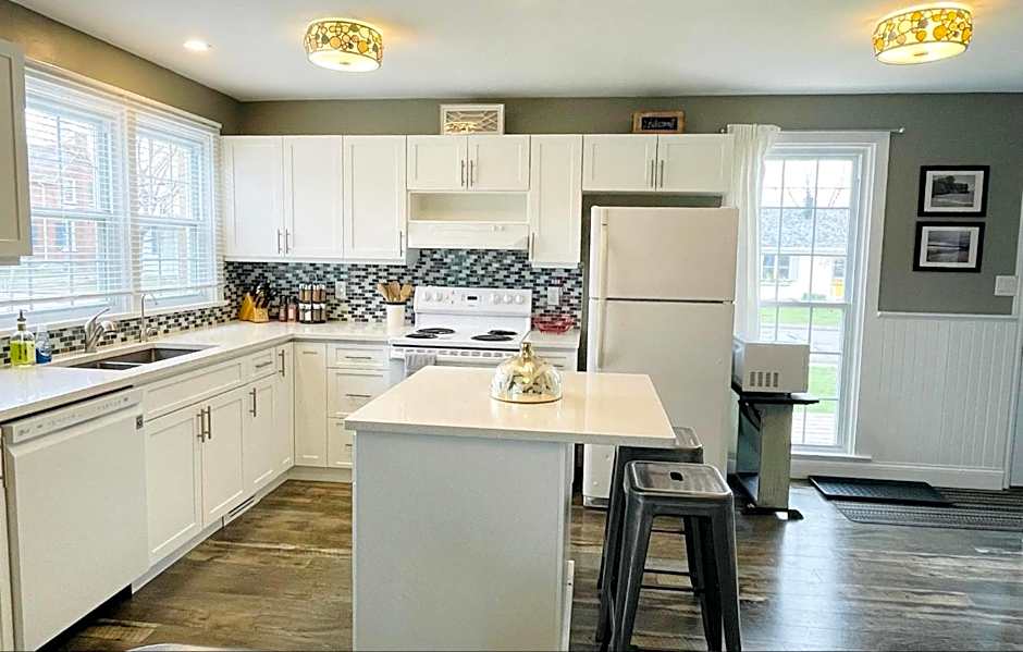 Picton Retreat Downtown - Serene, Stylish & Great Amenities