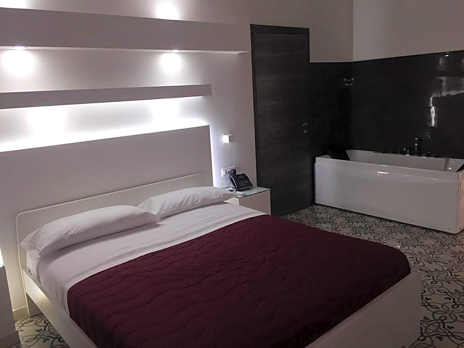 VILLA ADELAIDE SUITE & ROOM