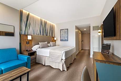 Deluxe Family King Room