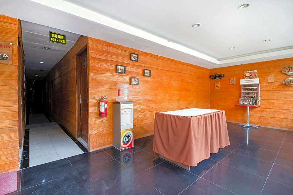 OYO 3283 Bwalk Hotel