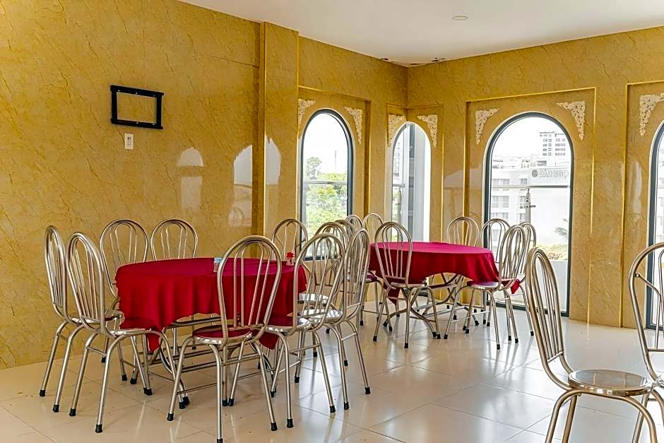 Thi Long Phung Hotel