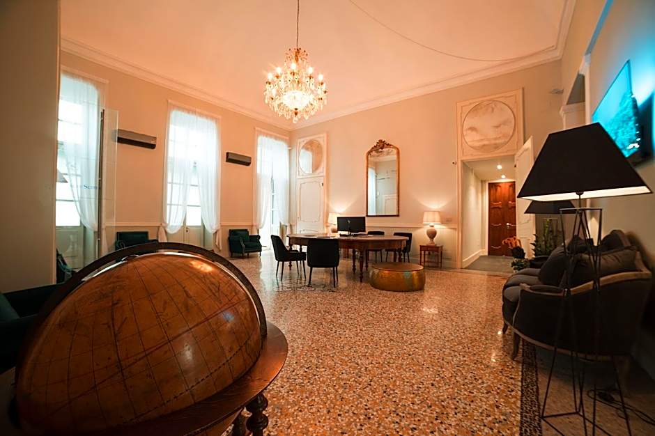 Royal Palace Hotel