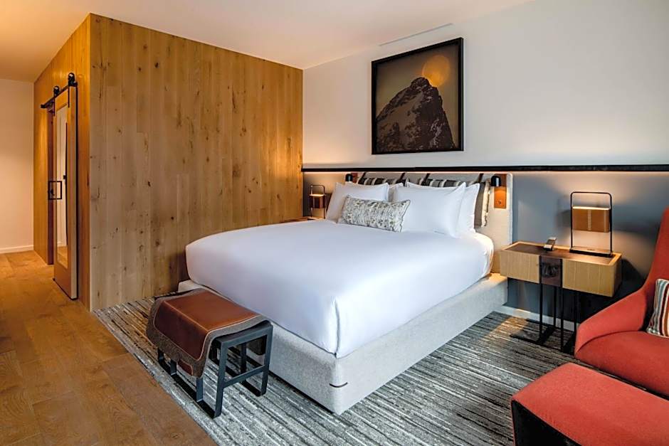 The Cloudveil, Autograph Collection