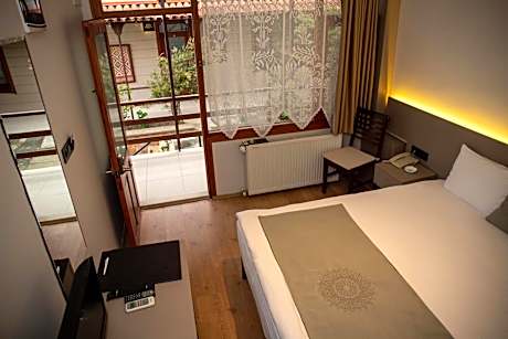 Standard Double or Twin Room with Garden View