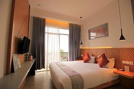 Deluxe Double Room with Balcony