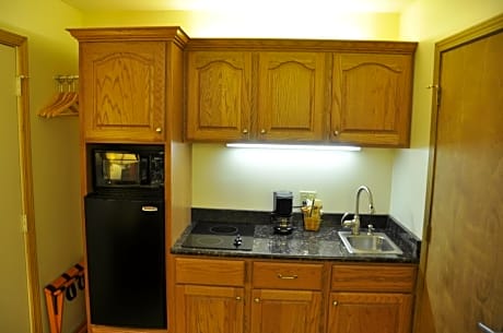 Queen Room with Kitchenette