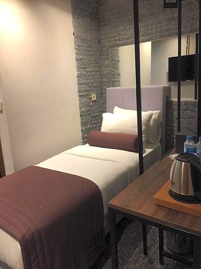 Weingart Seaside Hotel