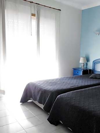 Small One-Bedroom Apartment with Sea View