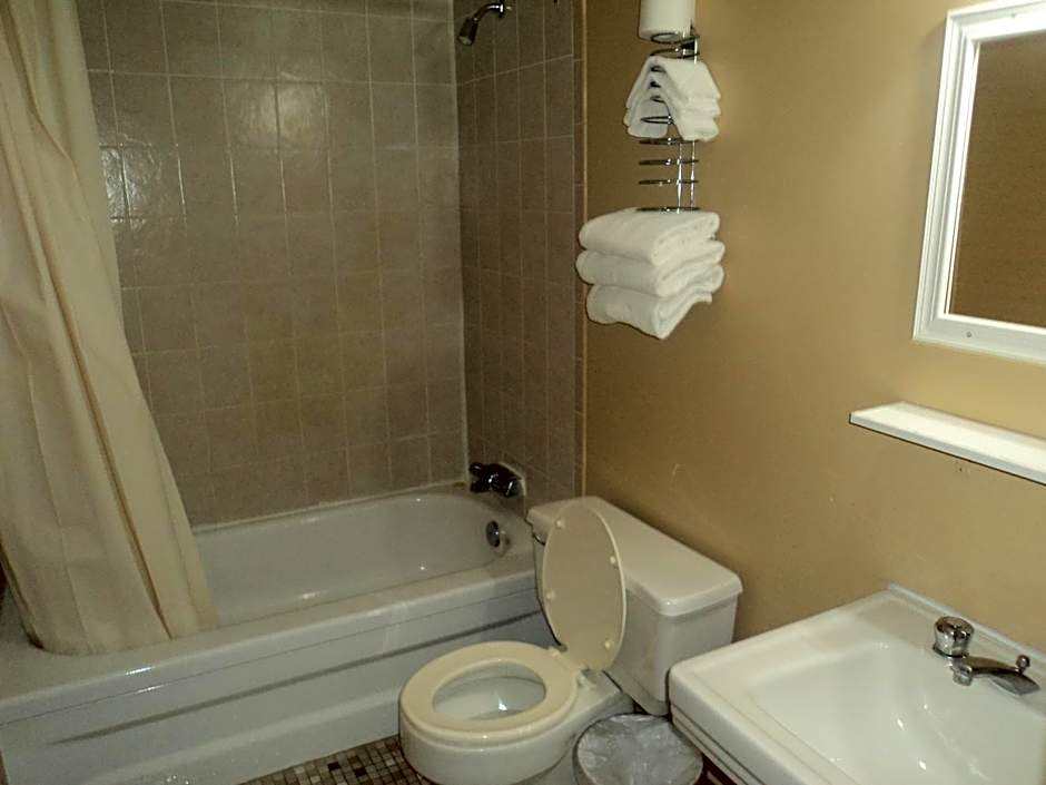 Oasis Motel by The Falls