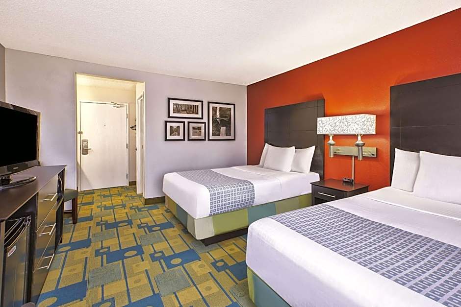 La Quinta Inn & Suites by Wyndham Toledo Perrysburg
