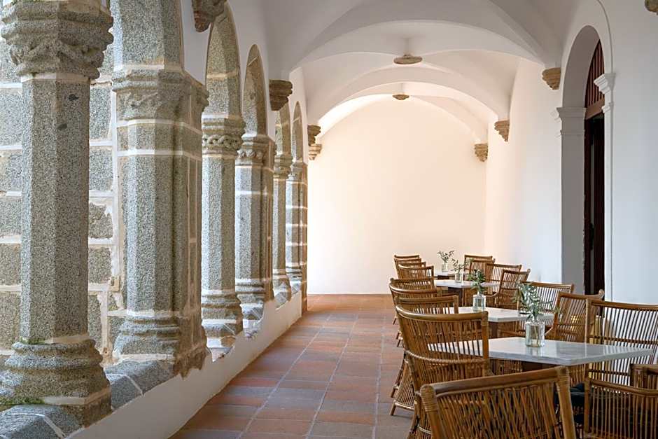 Convento do Espinheiro, Historic Hotel & Spa