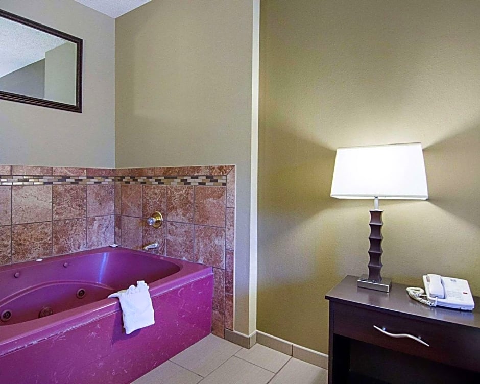 Quality Inn & Suites Little Rock West