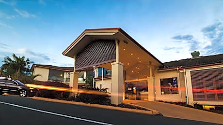 Aqualuna Beach Resort