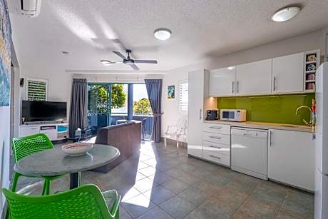 Noosa River Sandy Shores Hotel