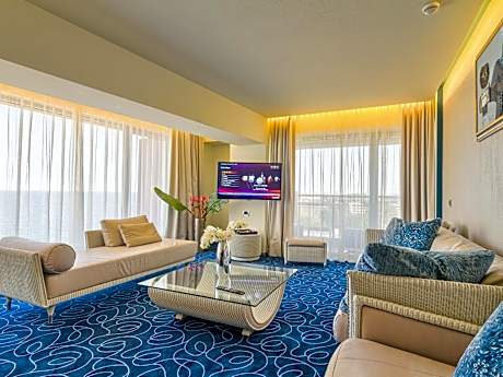 Senior Suite with Frontal Sea View