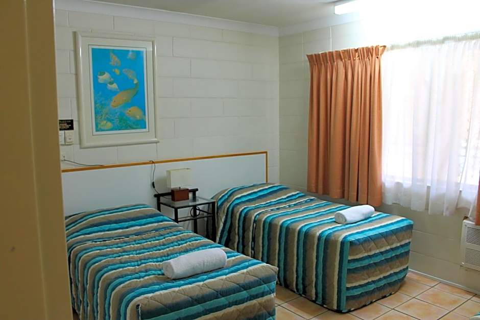 Oasis Inn Apartments