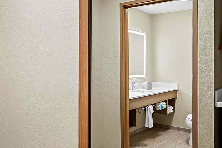 Holiday Inn Express & Suites Tumwater - Olympia By IHG